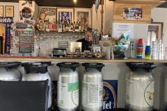 Ett fat av Rabbit Food är levererat till ölpuben Haket i Göteborg.